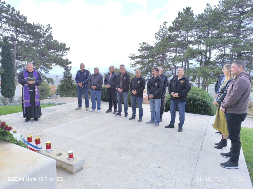 WhatsApp Image 2025-10-31 at 16.29.42 (2)