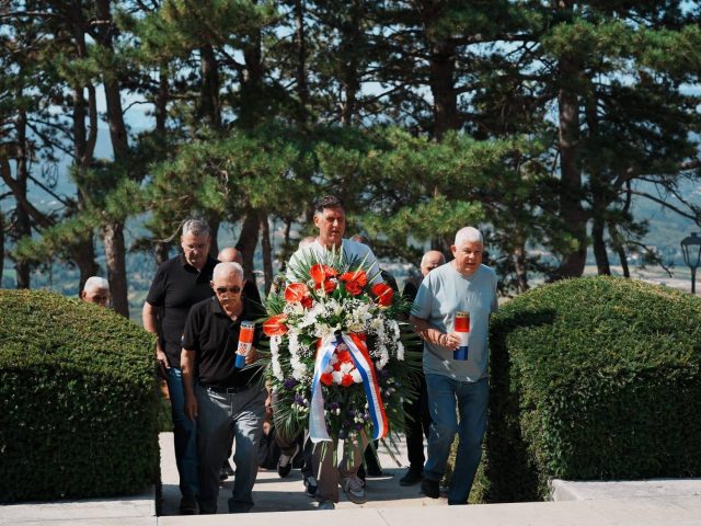 HVIDR-a u Imotskom i Kninu odala počast svim poginulim hrvatskim braniteljima povodom Dana pobjede i domovinske zahvalnosti i Dana hrvatskih branitelja